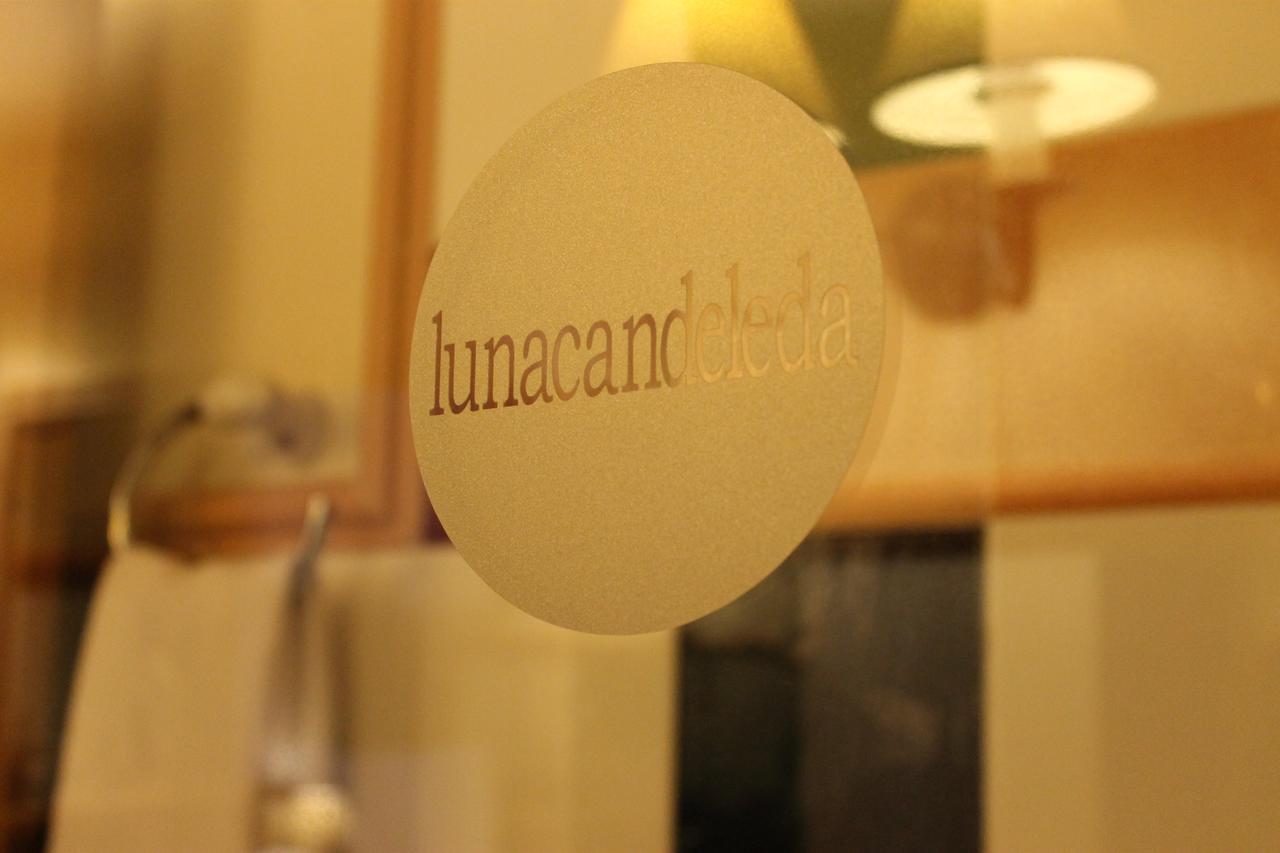 Hostal Rural Luna Y Hostal Rural Lunaposada กันเดเลดา ภายนอก รูปภาพ