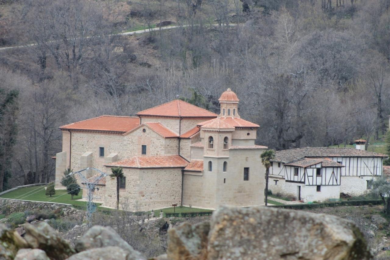 Hostal Rural Luna Y Hostal Rural Lunaposada กันเดเลดา ภายนอก รูปภาพ