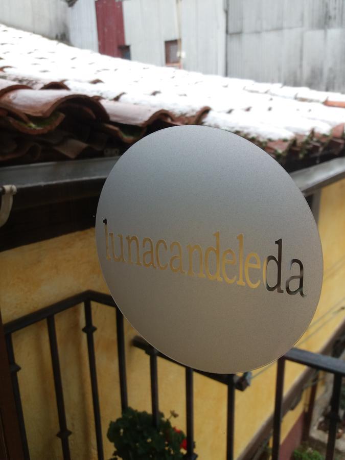 Hostal Rural Luna Y Hostal Rural Lunaposada กันเดเลดา ภายนอก รูปภาพ